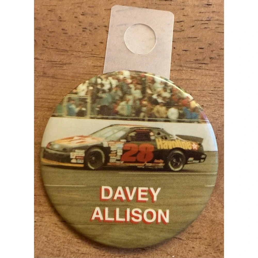 Vintage NASCAR 'Davey Allison'  Pin‎ Button~ Texaco Havoline #28 Car